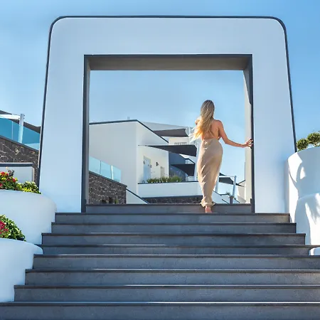 Myst Boutique אויה